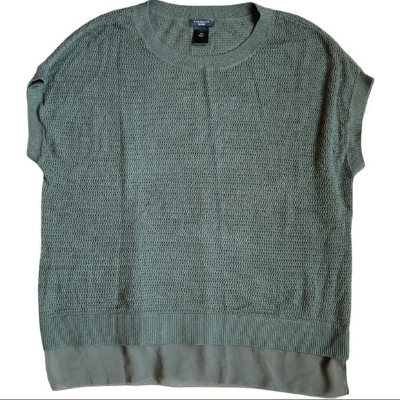 Ann Taylor Factory Tops - Ann Taylor petite size LP Forest green knit mesh